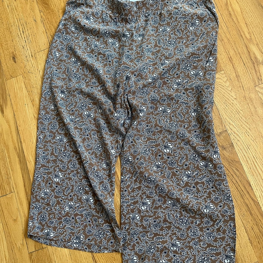 J. Jill Tan and Black Floral Flowy Pants with pockets and elastic band